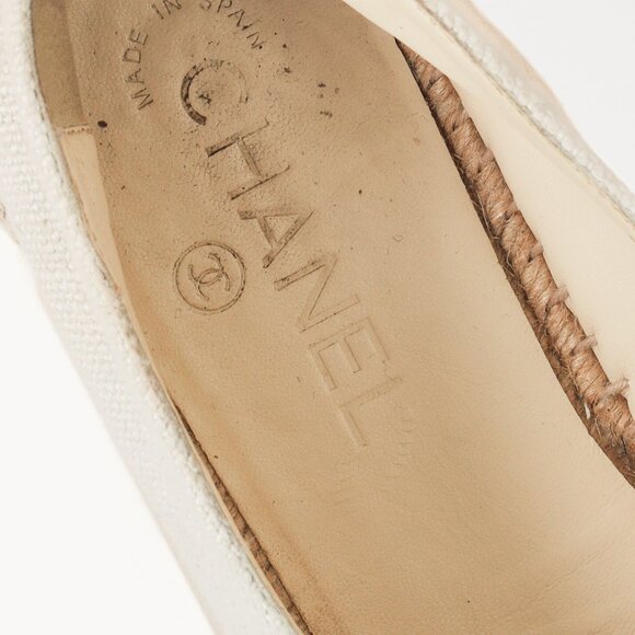 Chanel Fraying CC Textile Espadrille Flats in White and Black - Picture 10 of 10
